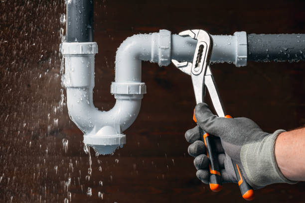 Professional Leak Detection technician working in Center, TX